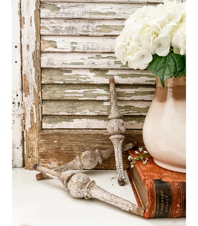 Vintage Architectural Salvage , Chippy White - 9.5